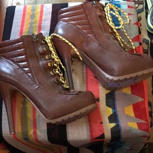 Boutique 9 booties